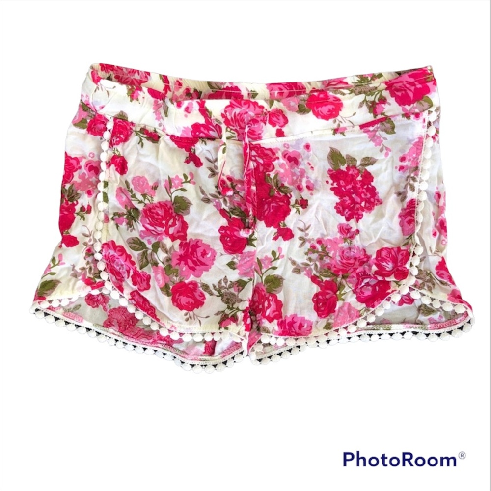 West Loop  Woman’s Floral Summer Shorts (???)